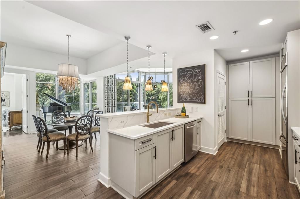 2795 Peachtree NE Road 302, Atlanta, GA 30305