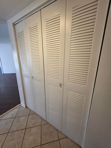 4175 N Haverhill Road 907, West Palm Beach, FL 33417