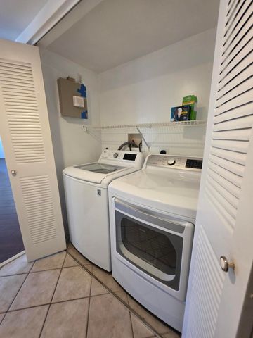 4175 N Haverhill Road 907, West Palm Beach, FL 33417