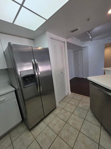 4175 N Haverhill Road 907, West Palm Beach, FL 33417