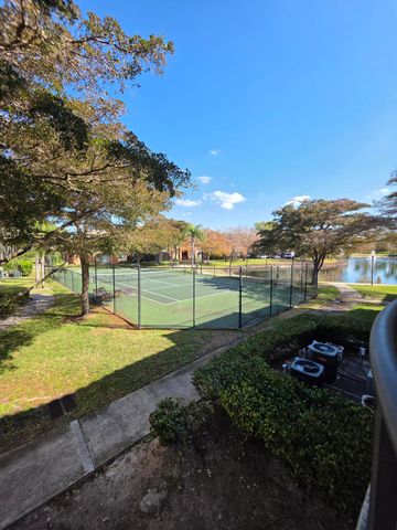 4175 N Haverhill Road 907, West Palm Beach, FL 33417