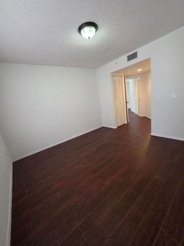 4175 N Haverhill Road 907, West Palm Beach, FL 33417