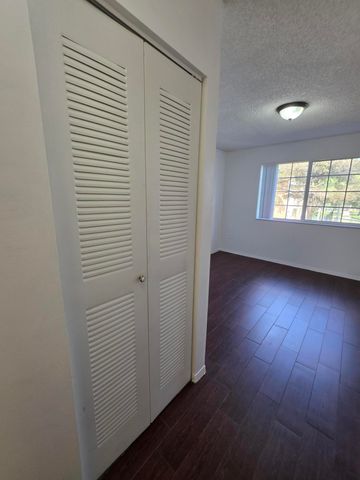 4175 N Haverhill Road 907, West Palm Beach, FL 33417