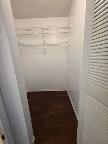 4175 N Haverhill Road 907, West Palm Beach, FL 33417