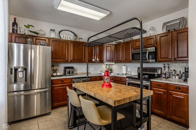 13854 Meadow Grass Way, Fishers, IN 46038