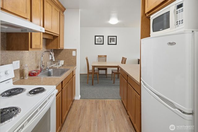 4731 12th Avenue NE, Seattle, WA 98105