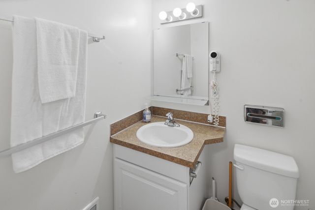 4731 12th Avenue NE, Seattle, WA 98105
