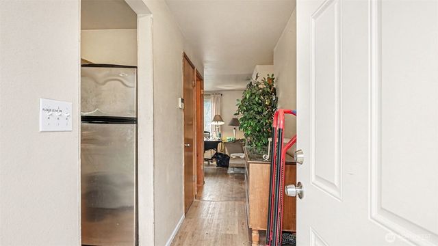 29902 26th Avenue S, Federal Way, WA 98003