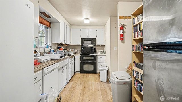 29902 26th Avenue S, Federal Way, WA 98003