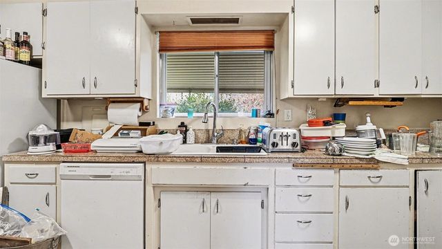 29902 26th Avenue S, Federal Way, WA 98003