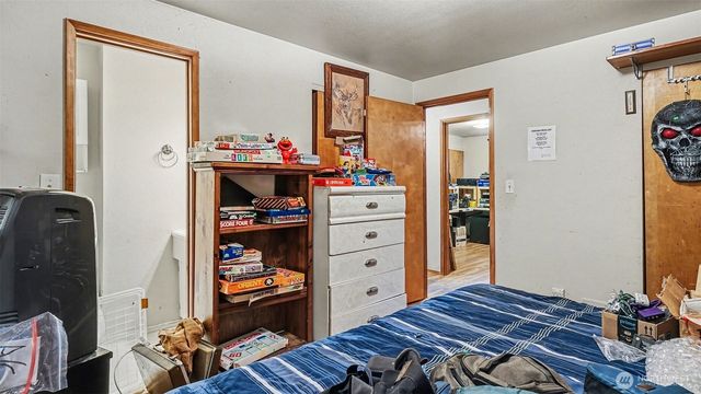 29902 26th Avenue S, Federal Way, WA 98003