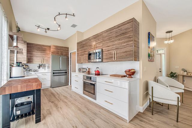 165 SHERWOOD FOREST Drive, Delray Beach, FL 33445