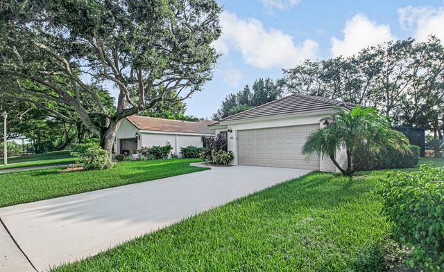 165 SHERWOOD FOREST Drive, Delray Beach, FL 33445