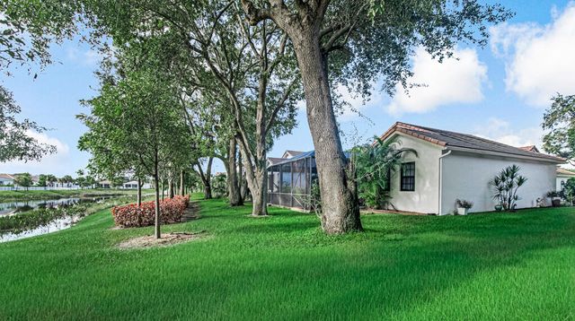 165 SHERWOOD FOREST Drive, Delray Beach, FL 33445