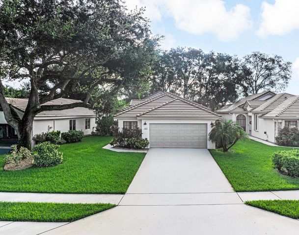 165 SHERWOOD FOREST Drive, Delray Beach, FL 33445