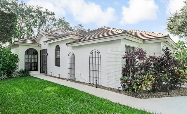165 SHERWOOD FOREST Drive, Delray Beach, FL 33445
