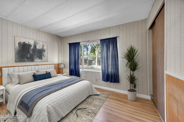 230 E Gepford Parkway, Sun Valley, NV 89433