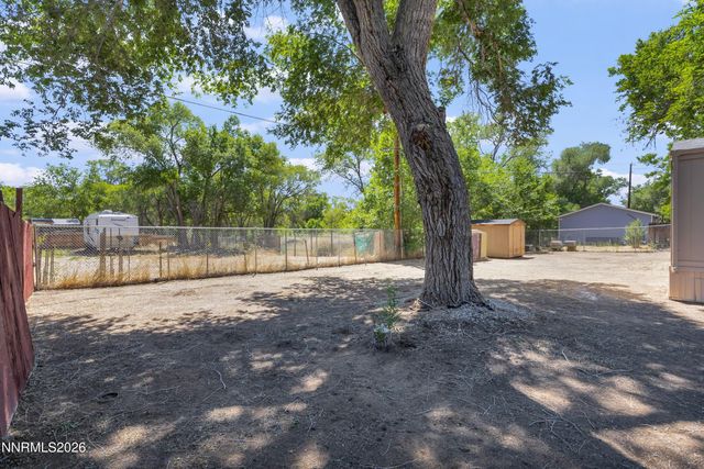 230 E Gepford Parkway, Sun Valley, NV 89433