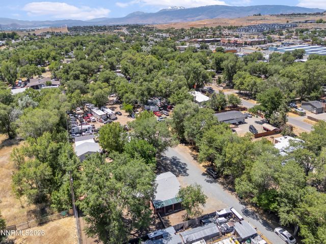 230 E Gepford Parkway, Sun Valley, NV 89433