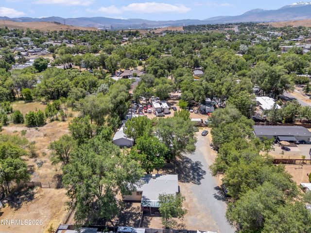 230 E Gepford Parkway, Sun Valley, NV 89433