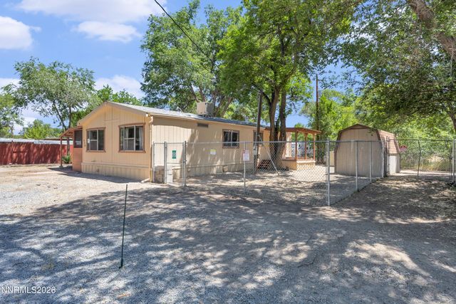230 E Gepford Parkway, Sun Valley, NV 89433