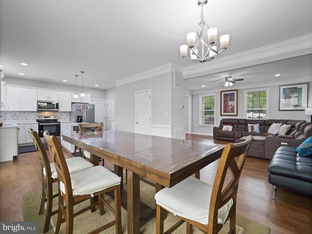 148 VAN CLEVESVILLE RD, Martinsburg, WV 25405