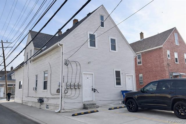 2433 Pulaski Street, Hamtramck, MI 48212