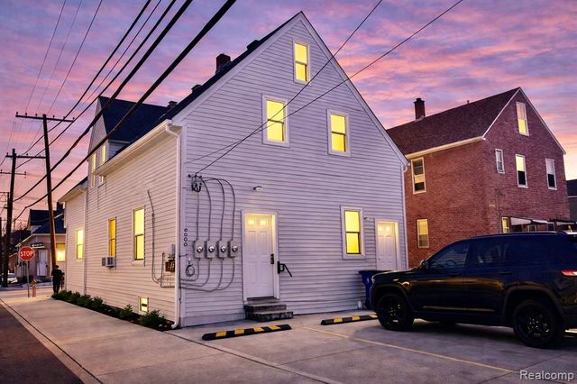 2433 Pulaski Street, Hamtramck, MI 48212