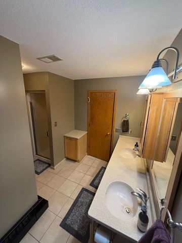 2508 Knoll Circle, Maplewood, MN 55109