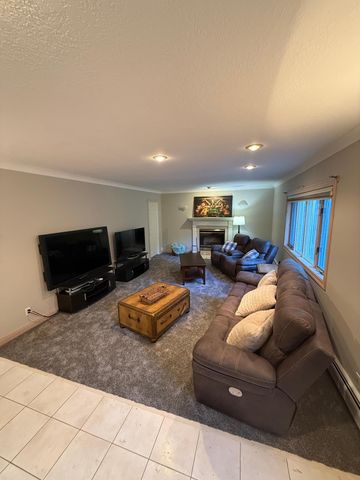 2508 Knoll Circle, Maplewood, MN 55109