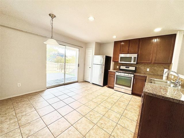 246 Pigeonberry PASS, Buda, TX 78610