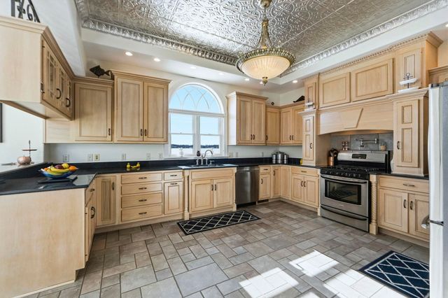 82 EMS B6C Lane, Leesburg, IN 46538