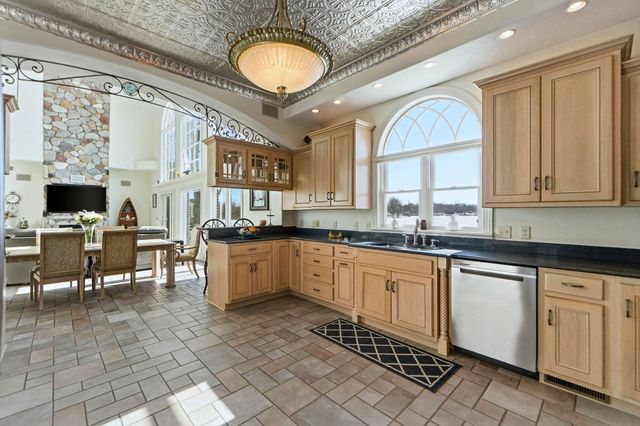 82 EMS B6C Lane, Leesburg, IN 46538