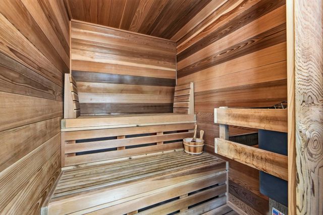 82 EMS B6C Lane, Leesburg, IN 46538