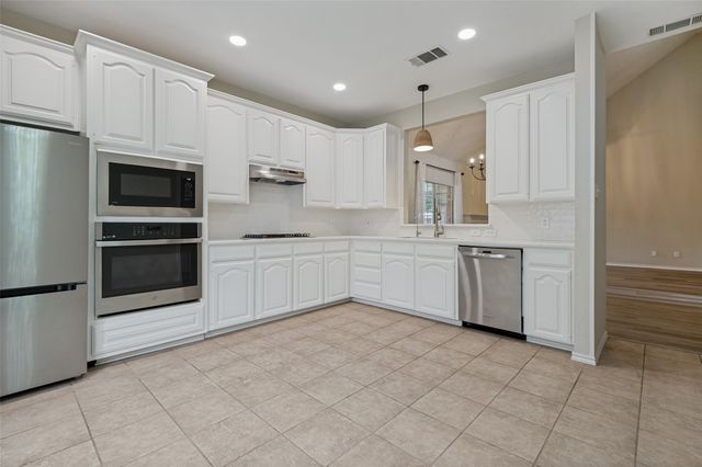 6137 Pebble Creek Drive, North Richland Hills, TX 76180