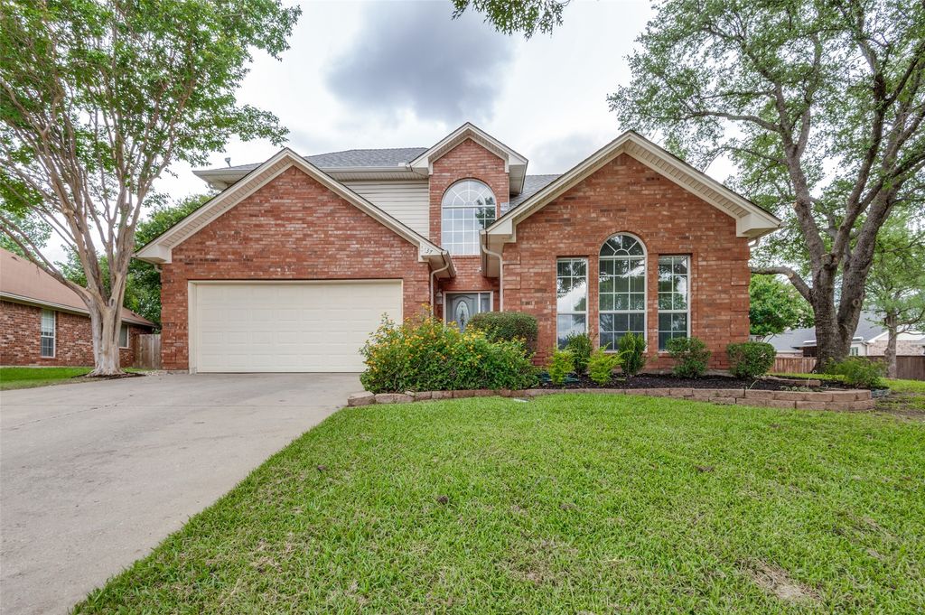 6137 Pebble Creek Drive, North Richland Hills, TX 76180