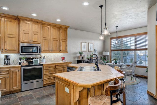 815 E Beaufort Street, Nixa, MO 65714