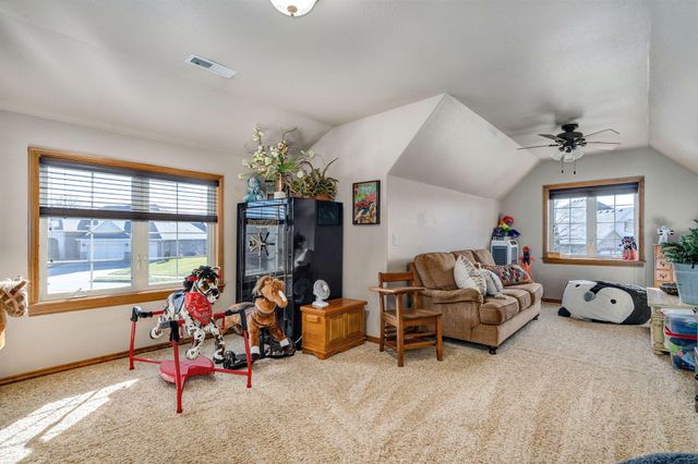 815 E Beaufort Street, Nixa, MO 65714