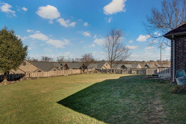 815 E Beaufort Street, Nixa, MO 65714