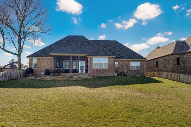 815 E Beaufort Street, Nixa, MO 65714