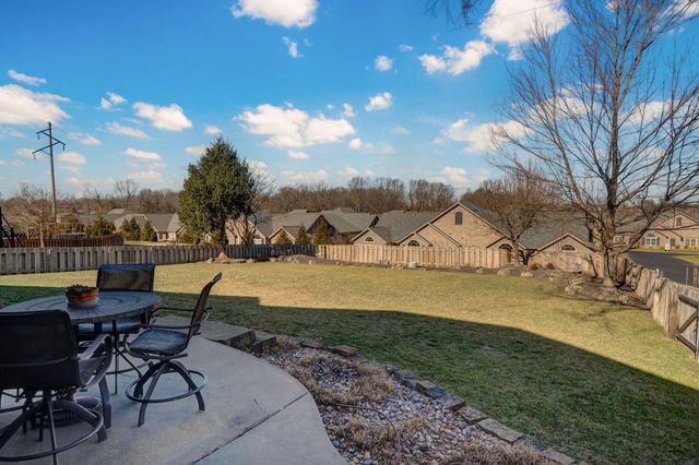 815 E Beaufort Street, Nixa, MO 65714