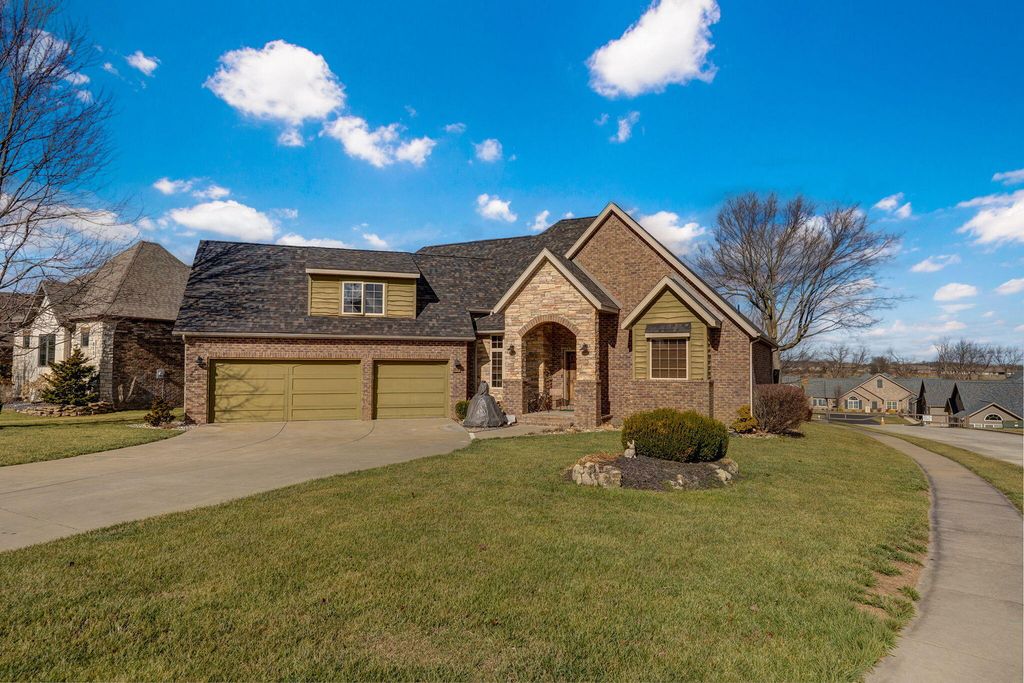 815 E Beaufort Street, Nixa, MO 65714