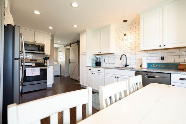 800 E LaPorte Street, Plymouth, IN 46563