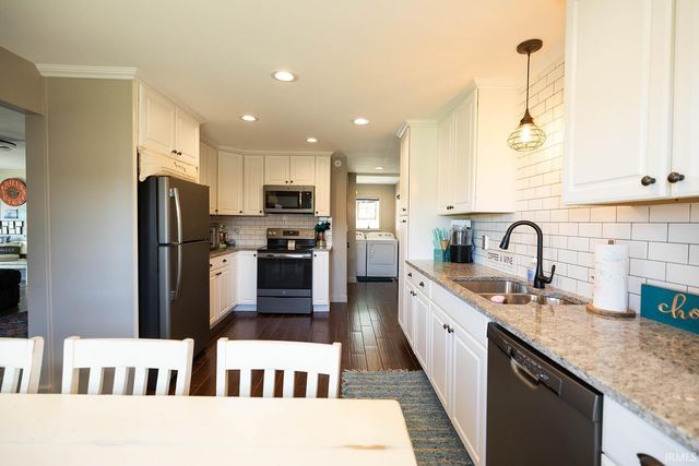 800 E LaPorte Street, Plymouth, IN 46563