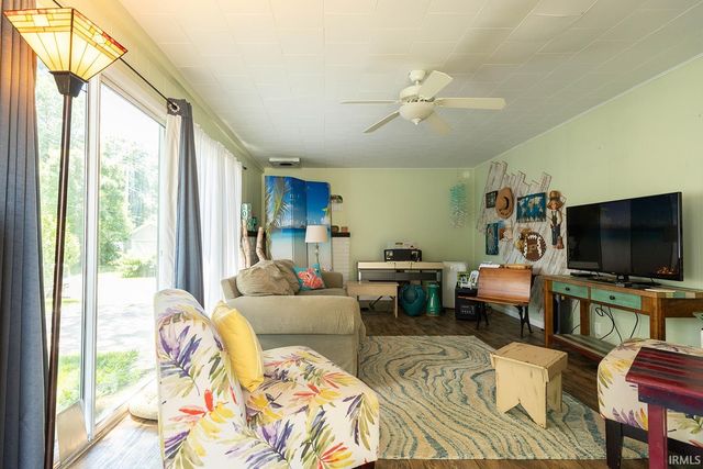 800 E LaPorte Street, Plymouth, IN 46563