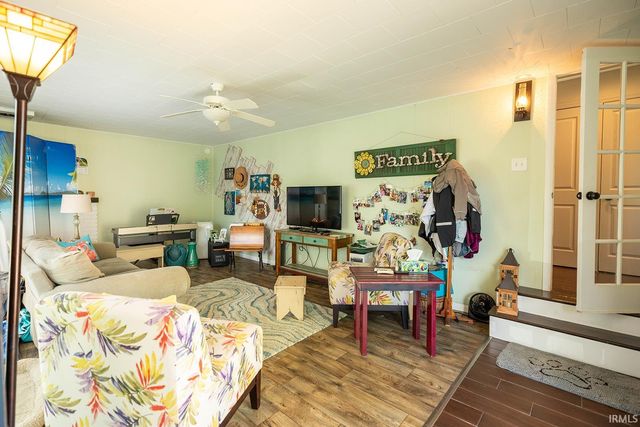 800 E LaPorte Street, Plymouth, IN 46563
