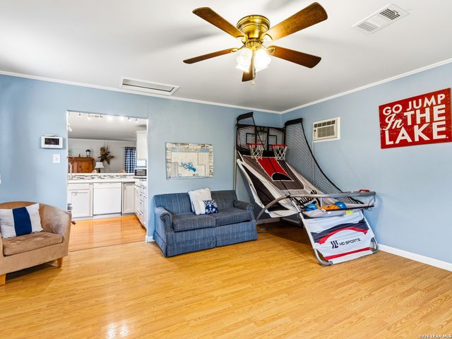 1397 CANYON LAKE DR, Canyon Lake, TX 78133