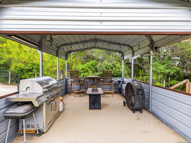 1397 CANYON LAKE DR, Canyon Lake, TX 78133