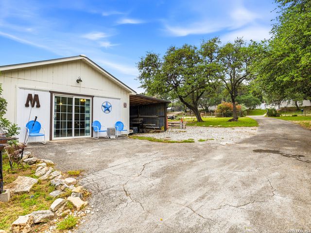 1397 CANYON LAKE DR, Canyon Lake, TX 78133