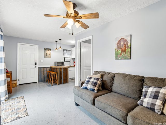 1397 CANYON LAKE DR, Canyon Lake, TX 78133
